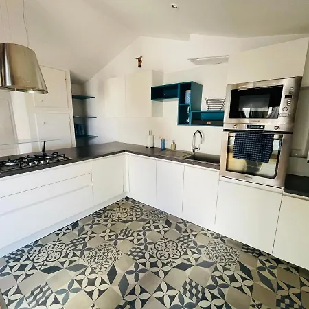 Le Confidentiel - Terrasse Et Garage Prive Apartment Nimes